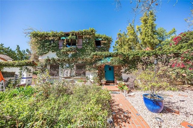 2393 Allen Avenue, Altadena, CA 91001