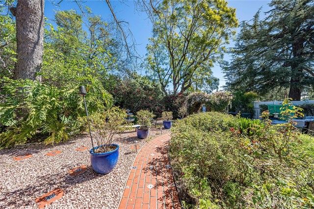 2393 Allen Avenue, Altadena, CA 91001