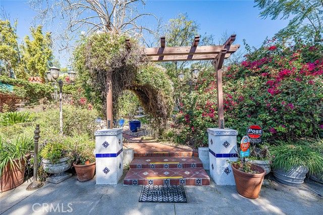 2393 Allen Avenue, Altadena, CA 91001