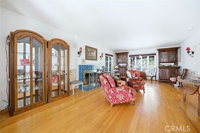 2393 Allen Avenue, Altadena, CA 91001