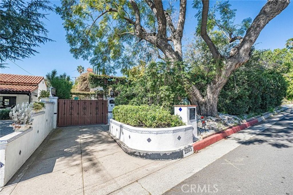2393 Allen Avenue, Altadena, CA 91001