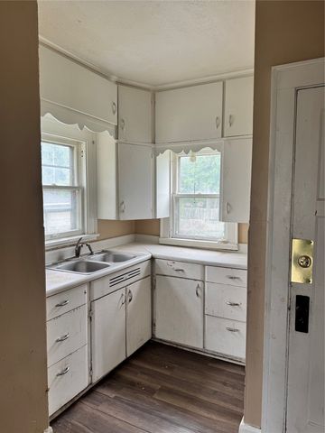 1600 E 13th Street, Des Moines, IA 50316