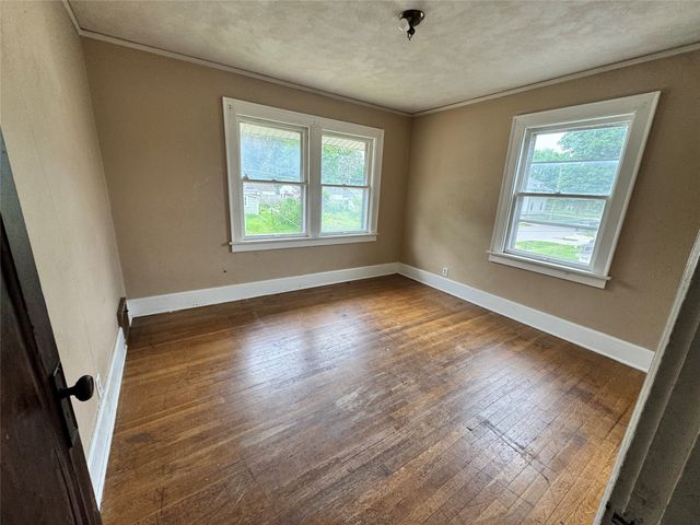 1600 E 13th Street, Des Moines, IA 50316