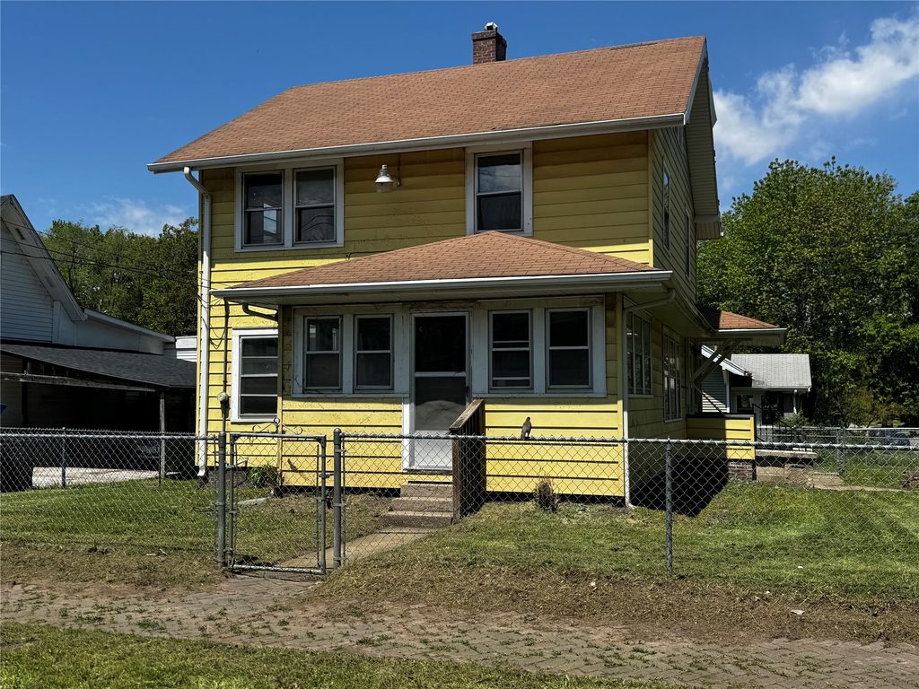 1600 E 13th Street, Des Moines, IA 50316