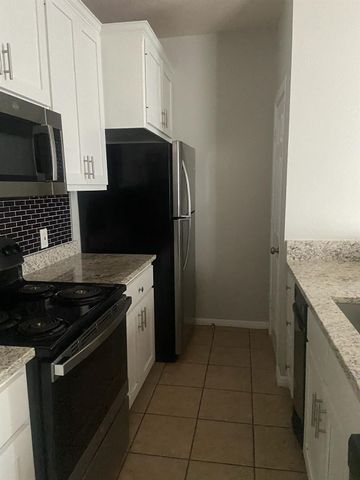 201 N Main ST S C, Elgin, TX 78621