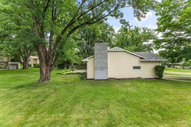 8460 Westbend Road, Golden Valley, MN 55427