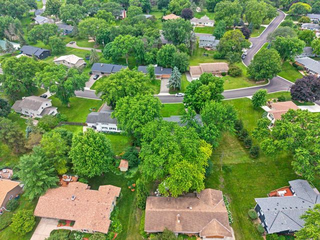 8460 Westbend Road, Golden Valley, MN 55427