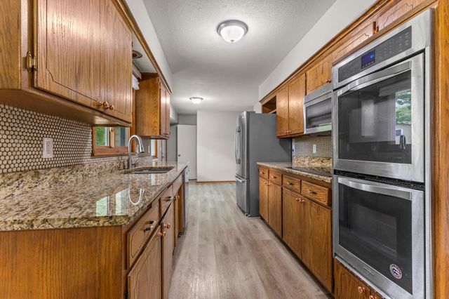 8460 Westbend Road, Golden Valley, MN 55427