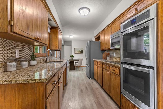 8460 Westbend Road, Golden Valley, MN 55427