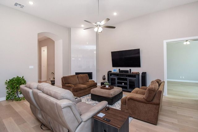 6811 Mirabeau Lane, Katy, TX 77493
