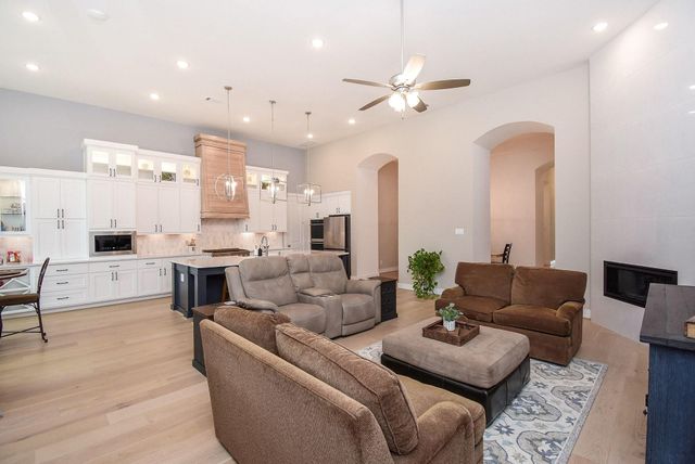 6811 Mirabeau Lane, Katy, TX 77493
