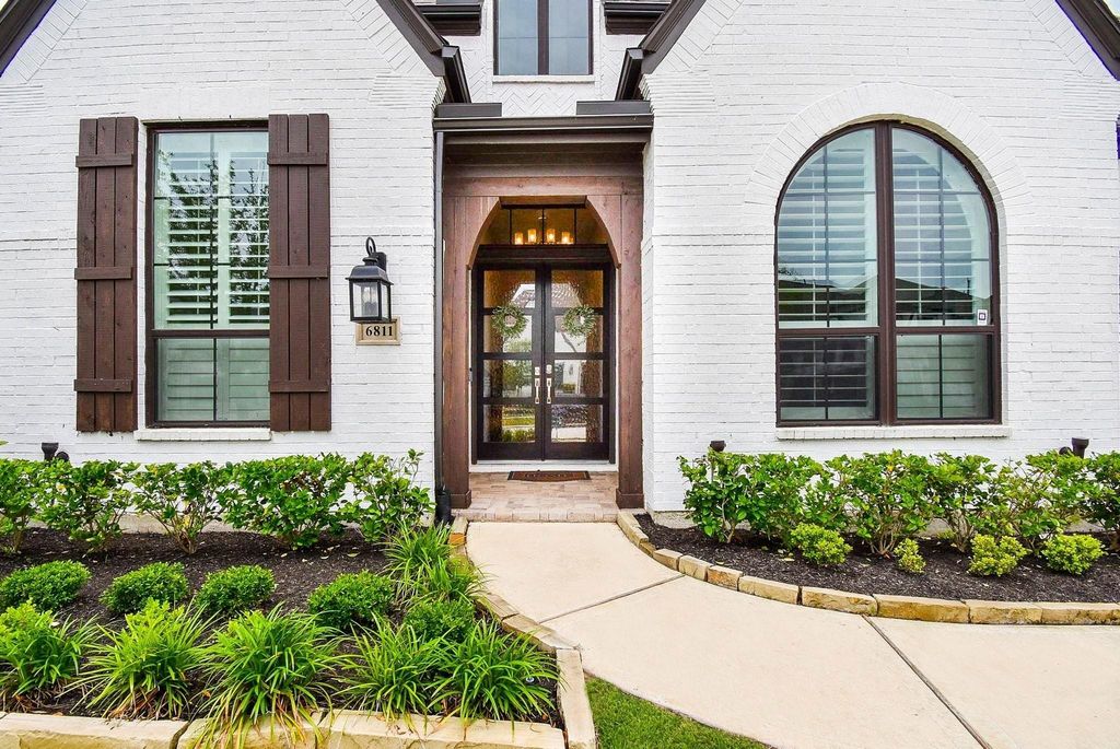 6811 Mirabeau Lane, Katy, TX 77493