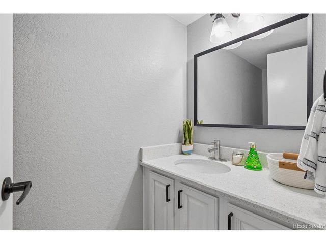 7410 W Coal Mine Ave F, Littleton, CO 80123