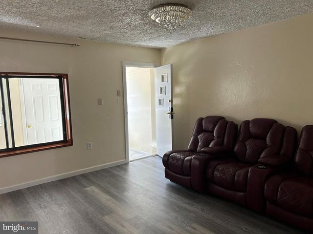 48 4TH AVE, Claymont, DE 19703