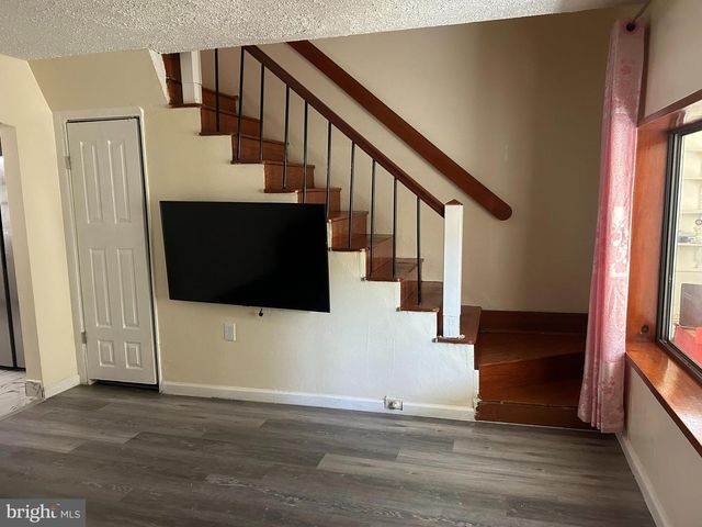 48 4TH AVE, Claymont, DE 19703