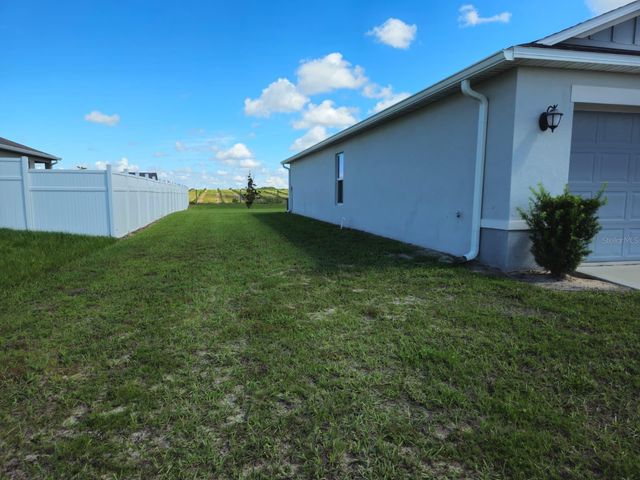 2058 FICUS STREET, Mascotte, FL 34753