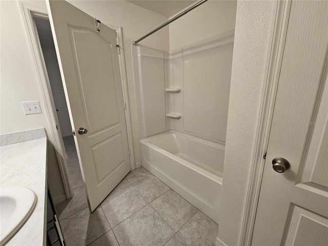 2058 FICUS STREET, Mascotte, FL 34753