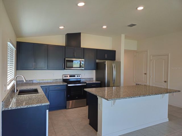 2058 FICUS STREET, Mascotte, FL 34753