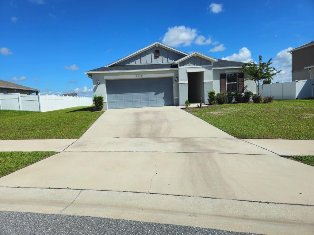 2058 FICUS STREET, Mascotte, FL 34753