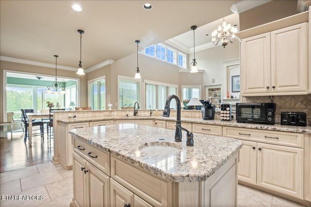 757 Indian Mountain Rd, Jellico, TN 37762