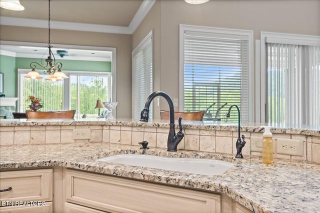 757 Indian Mountain Rd, Jellico, TN 37762