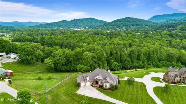 757 Indian Mountain Rd, Jellico, TN 37762