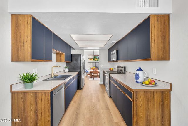 1861 E KRISTA Way, Tempe, AZ 85284