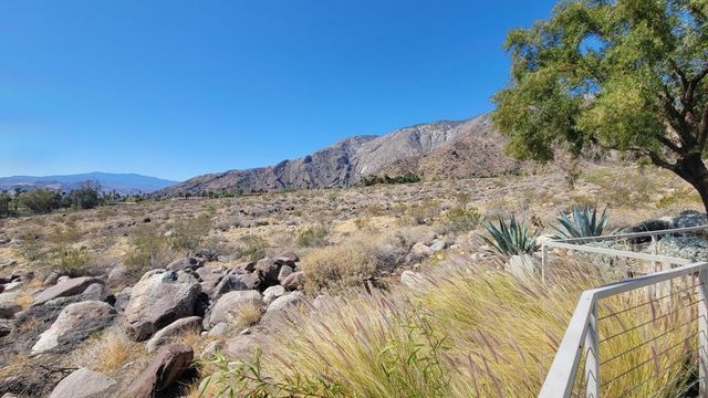 901 W Via Livorno, Palm Springs, CA 92262