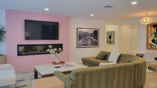 901 W Via Livorno, Palm Springs, CA 92262