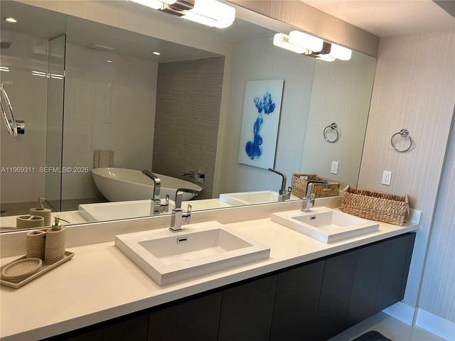 300 Sunny Isles Blvd 4-2305, Sunny Isles Beach, FL 33160