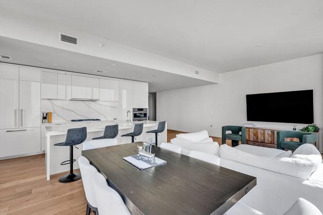 44 East Ave 4303, Austin, TX 78701