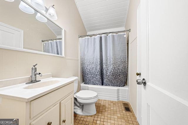 107 Schaefer Court, Toccoa, GA 30577