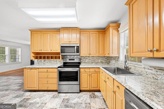107 Schaefer Court, Toccoa, GA 30577