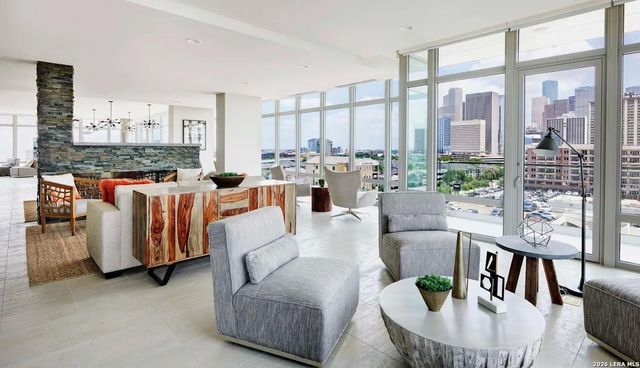 2727 Travis St Apt 510, Houston, TX 77006