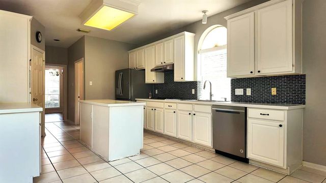 2438 Weatherford Drive, Pearland, TX 77584
