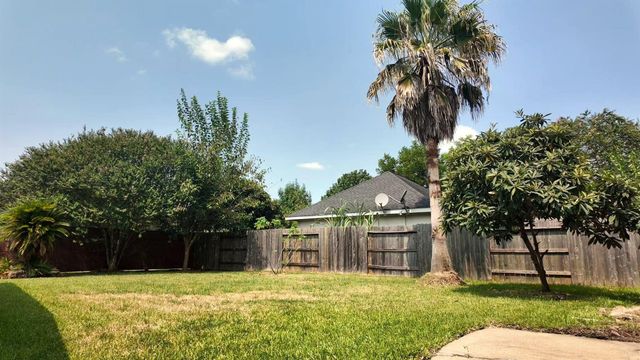 2438 Weatherford Drive, Pearland, TX 77584