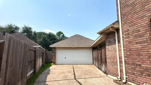 2438 Weatherford Drive, Pearland, TX 77584