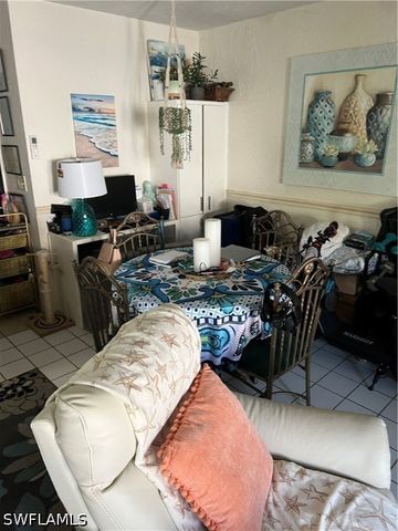 830 Wiggins Pass RD 8, Naples, FL 34110