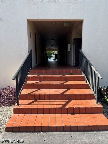 830 Wiggins Pass RD 8, Naples, FL 34110