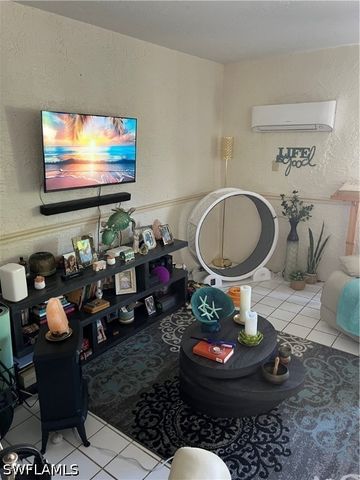 830 Wiggins Pass RD 8, Naples, FL 34110