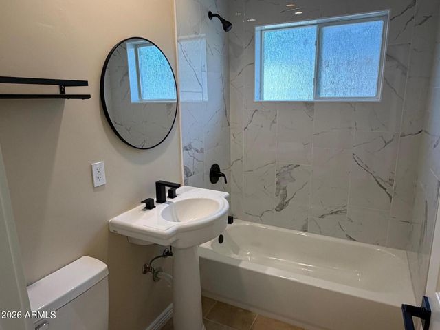 6036 N 8TH Street, Phoenix, AZ 85014