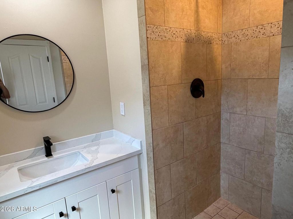 Image 20 of property listing at 6036 N 8TH Street, Phoenix, AZ 85014