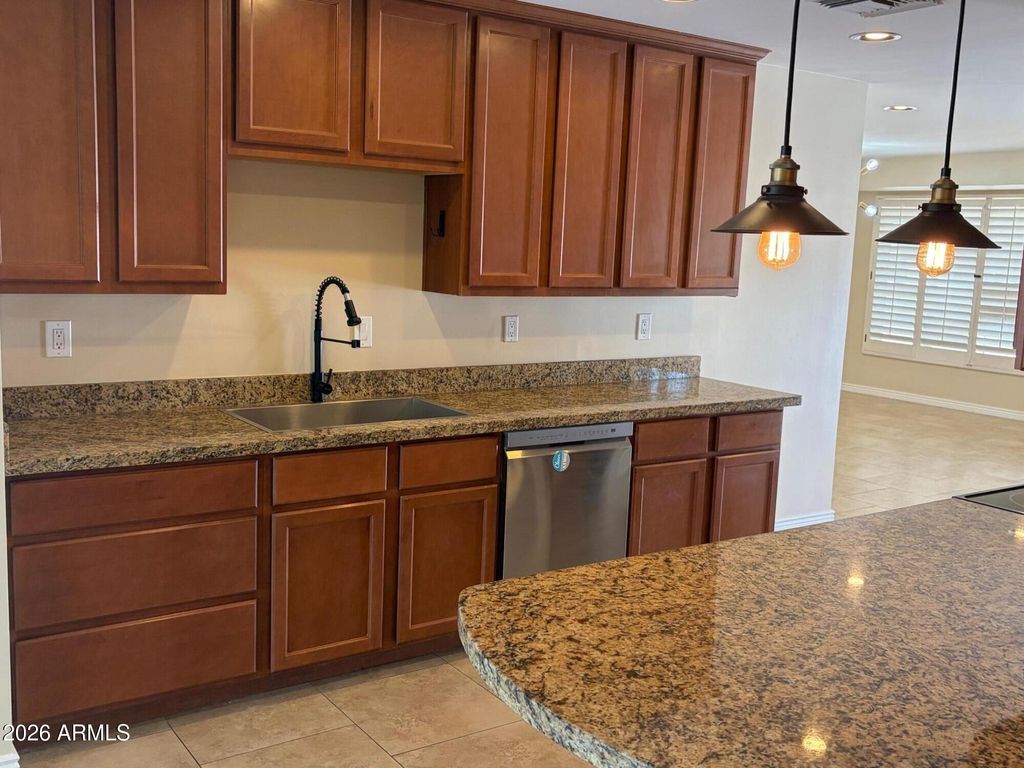 Image 9 of property listing at 6036 N 8TH Street, Phoenix, AZ 85014