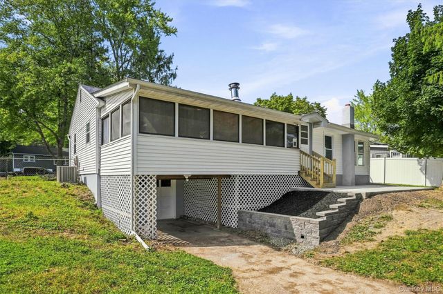 23 Westwood Drive, Newburgh, NY 12550