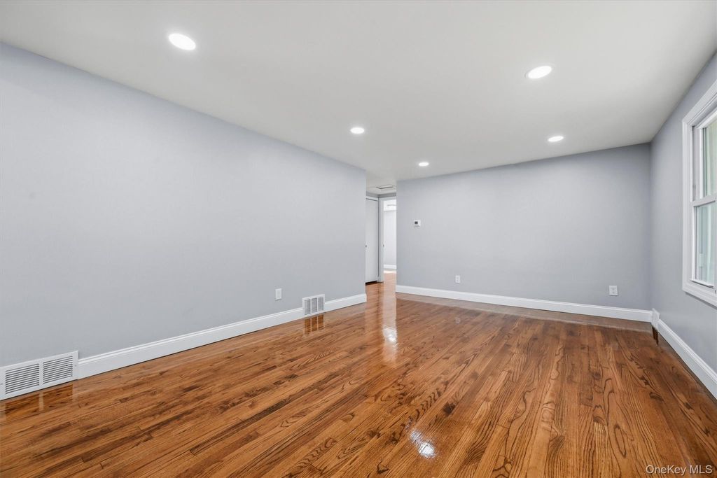 23 Westwood Drive, Newburgh, NY 12550 — photo 4