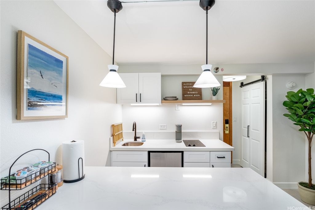 2425 Kuhio Avenue 309, Honolulu, HI 96815