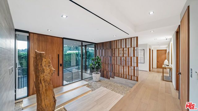 8777 W Hollywood Boulevard, Los Angeles, CA 90069