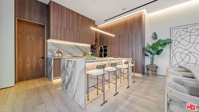 8777 W Hollywood Boulevard, Los Angeles, CA 90069
