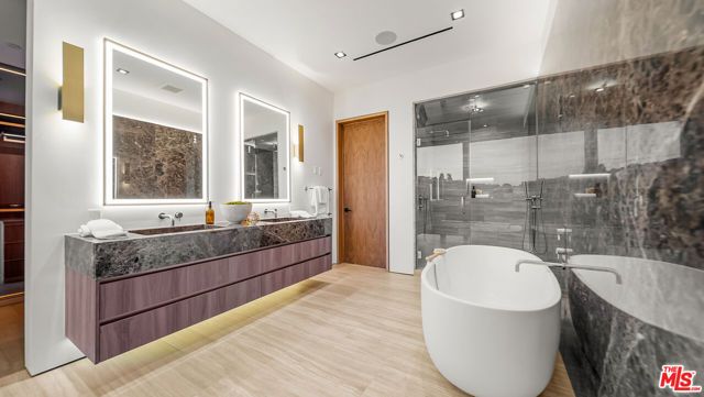 8777 W Hollywood Boulevard, Los Angeles, CA 90069