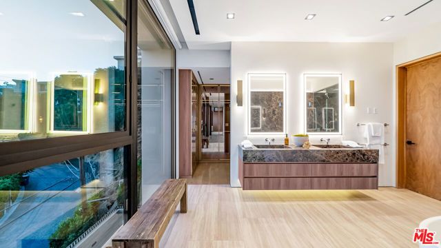 8777 W Hollywood Boulevard, Los Angeles, CA 90069
